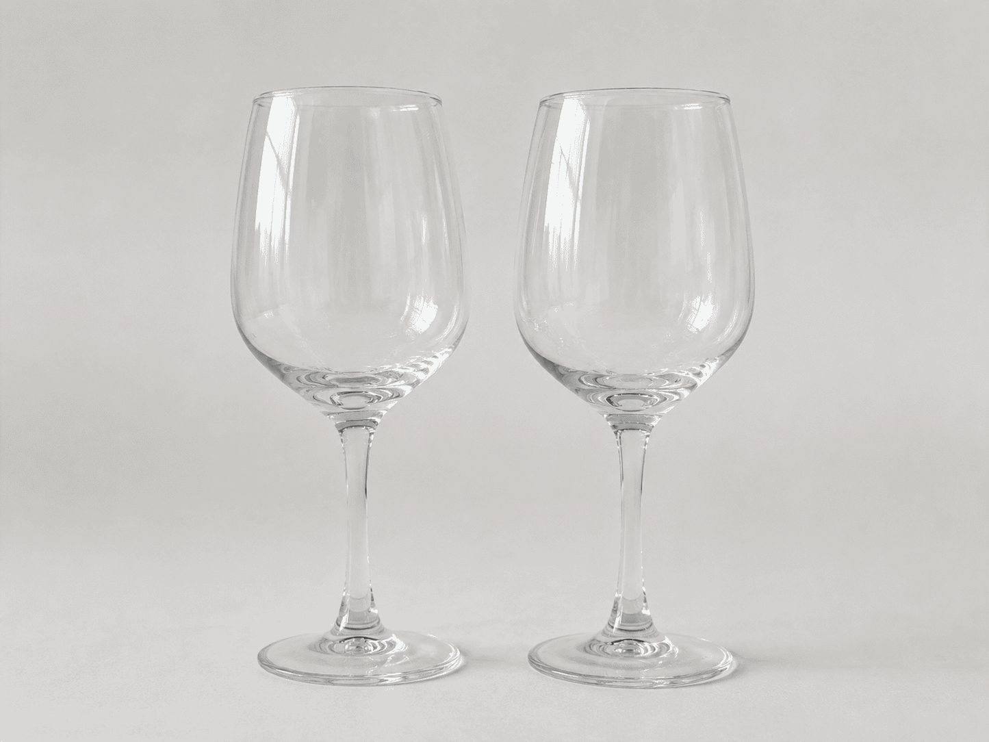 Elegant Wine Glass Set – Classic Stemmed Glasses (Set of 2)